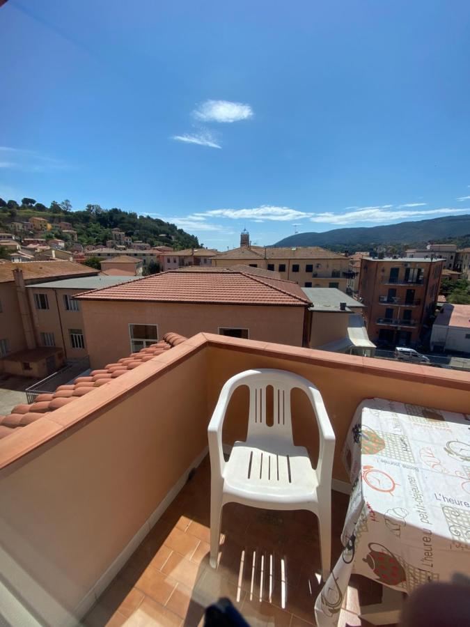 Hotel Due Torri Porto Azzurro Exterior photo