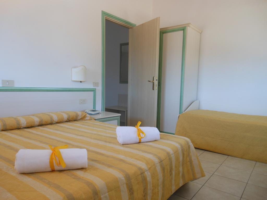 Hotel Due Torri Porto Azzurro Exterior photo