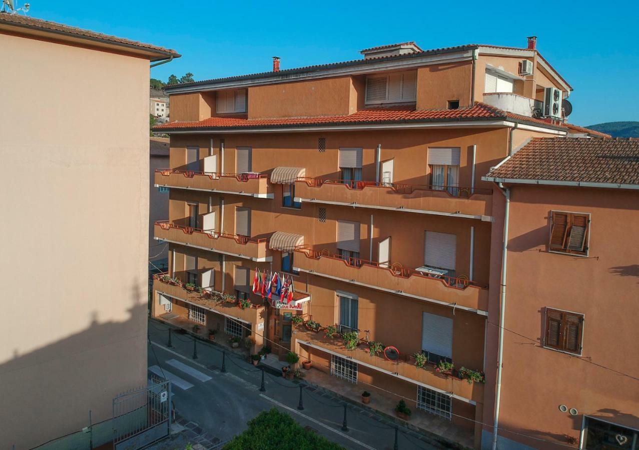 Hotel Due Torri Porto Azzurro Exterior photo